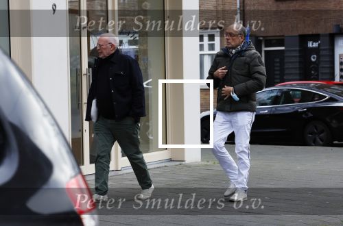 Amsterdam 17 januari 2022
Frans Mulder met zijn partner winkelend in Amsterdam zuid.