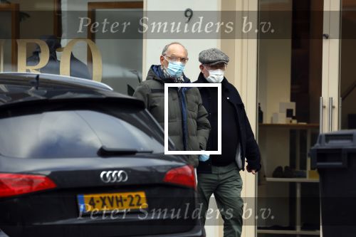Amsterdam 17 januari 2022
Frans Mulder met zijn partner winkelend in Amsterdam zuid.