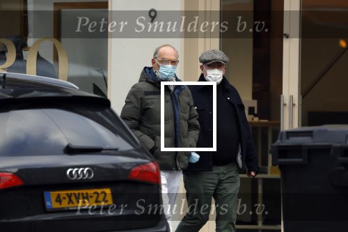 Amsterdam 17 januari 2022
Frans Mulder met zijn partner winkelend in Amsterdam zuid.