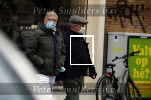 Amsterdam 17 januari 2022
Frans Mulder met zijn partner winkelend in Amsterdam zuid.