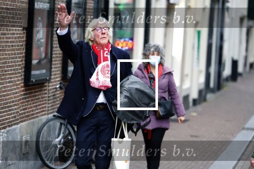Amsterdam 19 januari 2022
Cabaretiers Bert Visscher en Jochem Myer tijdens de landelijke protestactie Kapsalon Theater in de Kleine Komedie. De cultuursector komt in actie tegen de coronamaatregelen. Tientallen theaters in heel Nederland  zijn omgebouwd tot een kapsalon. Freek de Jonge kwam met zijn vrouw