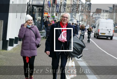 Amsterdam 19 januari 2022
Cabaretiers Bert Visscher en Jochem Myer tijdens de landelijke protestactie Kapsalon Theater in de Kleine Komedie. De cultuursector komt in actie tegen de coronamaatregelen. Tientallen theaters in heel Nederland  zijn omgebouwd tot een kapsalon. Freek de Jonge kwam met zijn vrouw