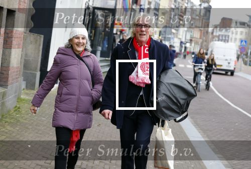 Amsterdam 19 januari 2022
Cabaretiers Bert Visscher en Jochem Myer tijdens de landelijke protestactie Kapsalon Theater in de Kleine Komedie. De cultuursector komt in actie tegen de coronamaatregelen. Tientallen theaters in heel Nederland  zijn omgebouwd tot een kapsalon. Freek de Jonge kwam met zijn vrouw