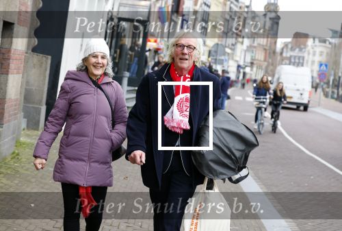 Amsterdam 19 januari 2022
Cabaretiers Bert Visscher en Jochem Myer tijdens de landelijke protestactie Kapsalon Theater in de Kleine Komedie. De cultuursector komt in actie tegen de coronamaatregelen. Tientallen theaters in heel Nederland  zijn omgebouwd tot een kapsalon. Freek de Jonge kwam met zijn vrouw