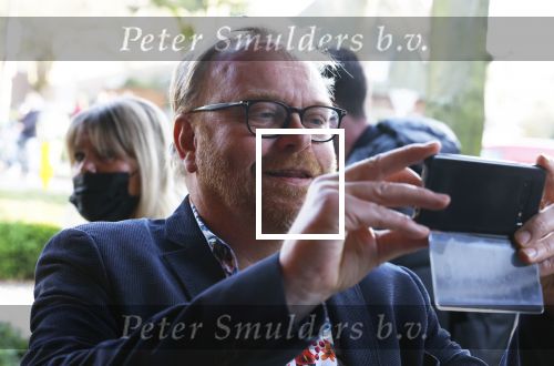 Laren 7 februari 2022
Boekpresentatie van Willibrord Frequin in het bonte paard. Rene v d Gijp reikte het eerste exemplaar uit . Fons de Poel is de schrijver. Frits Huffnagel
