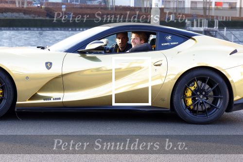 Hilversum 10 januari 2021
Giel d Winter en Thomas v d Vlugt in de gouden ferrari van Joel Beukers