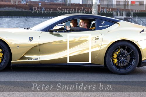 Hilversum 10 januari 2021
Giel d Winter en Thomas v d Vlugt in de gouden ferrari van Joel Beukers