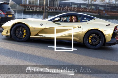 Hilversum 10 januari 2021
Giel d Winter en Thomas v d Vlugt in de gouden ferrari van Joel Beukers