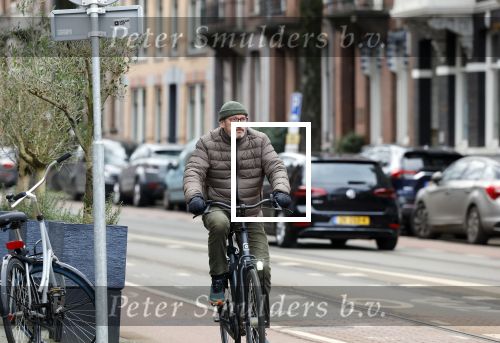 Amsterdam 17 januari 2022
Gijs Scholten v Aschat op de fiets in Amsterdam zuid