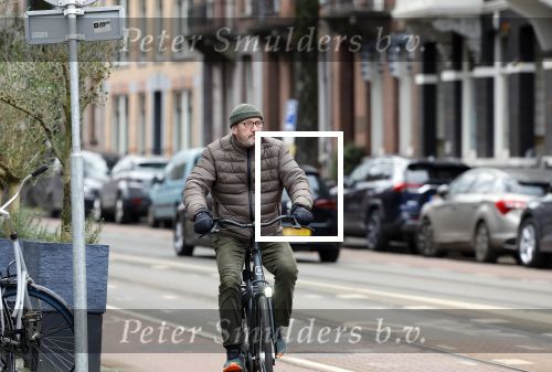 Amsterdam 17 januari 2022
Gijs Scholten v Aschat op de fiets in Amsterdam zuid