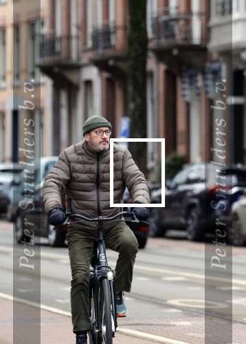 Amsterdam 17 januari 2022
Gijs Scholten v Aschat op de fiets in Amsterdam zuid