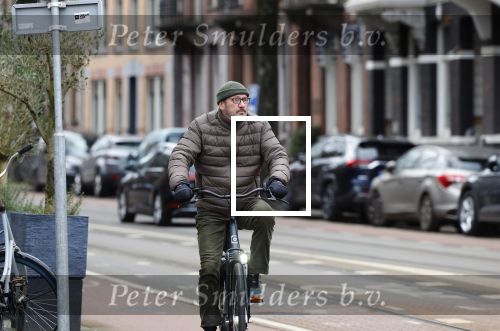 Amsterdam 17 januari 2022
Gijs Scholten v Aschat op de fiets in Amsterdam zuid