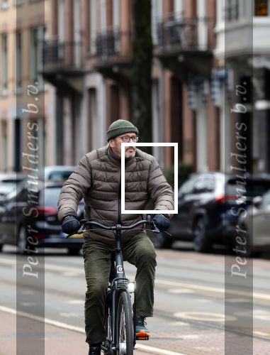 Amsterdam 17 januari 2022
Gijs Scholten v Aschat op de fiets in Amsterdam zuid