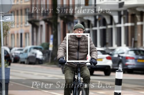 Amsterdam 17 januari 2022
Gijs Scholten v Aschat op de fiets in Amsterdam zuid