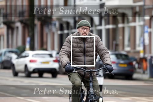 Amsterdam 17 januari 2022
Gijs Scholten v Aschat op de fiets in Amsterdam zuid