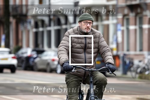 Amsterdam 17 januari 2022
Gijs Scholten v Aschat op de fiets in Amsterdam zuid