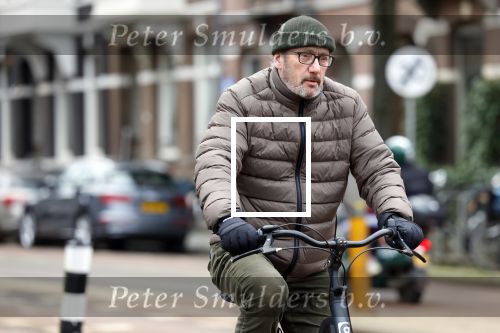 Amsterdam 17 januari 2022
Gijs Scholten v Aschat op de fiets in Amsterdam zuid