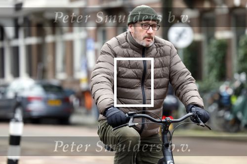 Amsterdam 17 januari 2022
Gijs Scholten v Aschat op de fiets in Amsterdam zuid