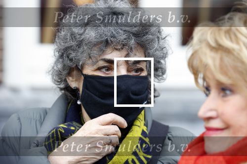 Amsterdam 19 januari 2022
Cabaretiers Bert Visscher en Jochem Myer tijdens de landelijke protestactie Kapsalon Theater in de Kleine Komedie. De cultuursector komt in actie tegen de coronamaatregelen. Tientallen theaters in heel Nederland  zijn omgebouwd tot een kapsalon. Hanneke Groenteman