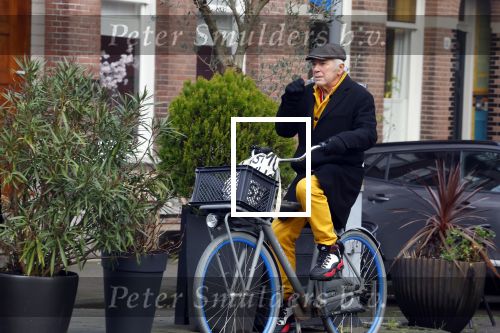 Amsterdam 12 januari 2022
Hans Dagelet op de fiets in Amsterdam zuid.