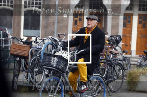 Amsterdam 12 januari 2022
Hans Dagelet op de fiets in Amsterdam zuid.