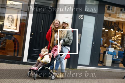 Amsterdam 28 januari 2022
Iris Zeilstra met haar moedr en dochter iop de pc hooftstraat.