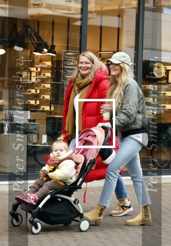 Amsterdam 28 januari 2022
Iris Zeilstra met haar moedr en dochter iop de pc hooftstraat.