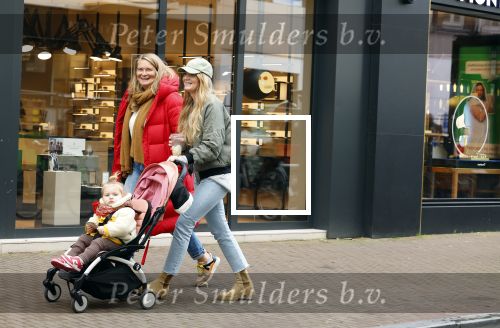 Amsterdam 28 januari 2022
Iris Zeilstra met haar moedr en dochter iop de pc hooftstraat.
