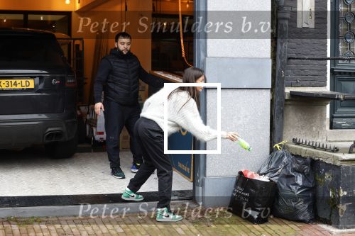 Amsterdam 18 januari 2022
Lil Kleine en jaimie Vaes verhuizen terug naar hun oude huis wat door een overstroming maanden lang onbewoonbaar was.