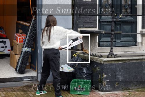 Amsterdam 18 januari 2022
Lil Kleine en jaimie Vaes verhuizen terug naar hun oude huis wat door een overstroming maanden lang onbewoonbaar was.