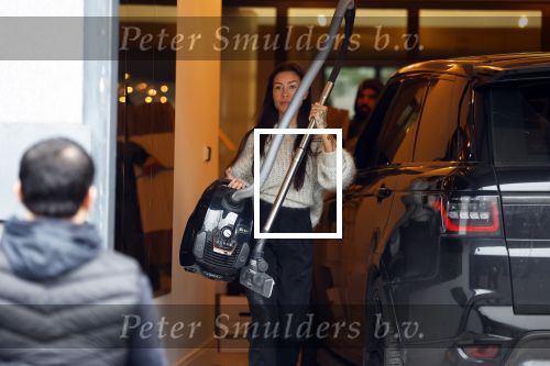 Amsterdam 18 januari 2022
Lil Kleine en jaimie Vaes verhuizen terug naar hun oude huis wat door een overstroming maanden lang onbewoonbaar was.