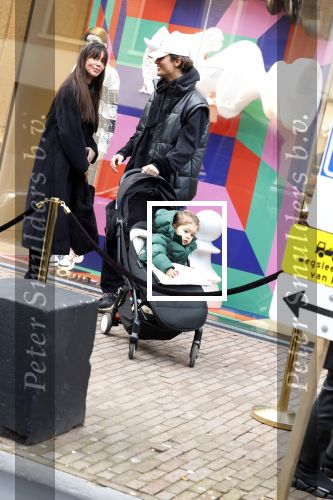 Amsterdam 27 januari 2022
Jaimie Vaes met zoontje en Koen Kardashian op de pc hooftstraat.