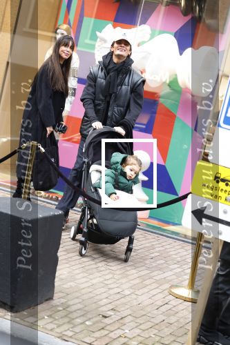Amsterdam 27 januari 2022
Jaimie Vaes met zoontje en Koen Kardashian op de pc hooftstraat.