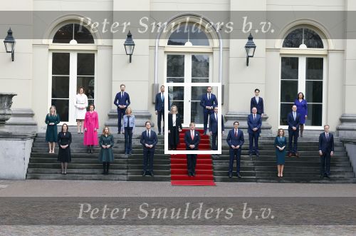 Den haag 10 januari 2022
Balkonscene nieuwe kabinet op paleis Noordeinde.
Koning Willem Alexander Mark Rutte Wopke Hoekstra Hugo de Jonge Kasja ollongren Liesje Schreinemacher Franc Weerwind Dilan Yesilgoz Hanke Bruins Robbert Dijkgraaf Dennis Wiersma Mark Harbers Micky Adriaansens Rob Jetten Henk Staghouwer Christianne v d Wal Karien v Gennip Carola Schouten Ernst Kuipers en Conny Helder .