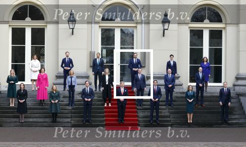 Den haag 10 januari 2022
Balkonscene nieuwe kabinet op paleis Noordeinde.
Koning Willem Alexander Mark Rutte Wopke Hoekstra Hugo de Jonge Kasja ollongren Liesje Schreinemacher Franc Weerwind Dilan Yesilgoz Hanke Bruins Robbert Dijkgraaf Dennis Wiersma Mark Harbers Micky Adriaansens Rob Jetten Henk Staghouwer Christianne v d Wal Karien v Gennip Carola Schouten Ernst Kuipers en Conny Helder .
