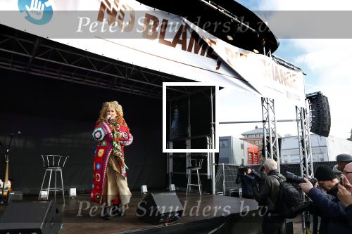 Amsterdam 29 januari 2022
Demonstratie tegen seksueel geweld op het museumplein. Karin Bloemen presenteert het .
