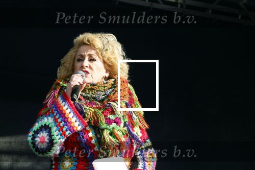Amsterdam 29 januari 2022
Demonstratie tegen seksueel geweld op het museumplein. Karin Bloemen presenteert het .