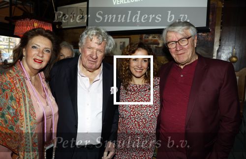 Laren 7 februari 2022
Boekpresentatie van Willibrord Frequin in het bonte paard. Rene v d Gijp reikte het eerste exemplaar uit . Fons de Poel is de schrijver. Katja Schuurman
