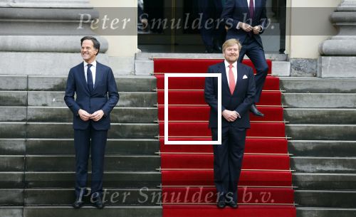 Den haag 10 januari 2022
Balkonscene nieuwe kabinet op paleis Noordeinde.
Koning Willem Alexander Mark Rutte Wopke Hoekstra Hugo de Jonge Kasja ollongren Liesje Schreinemacher Franc Weerwind Dilan Yesilgoz Hanke Bruins Robbert Dijkgraaf Dennis Wiersma Mark Harbers Micky Adriaansens Rob Jetten Henk Staghouwer Christianne v d Wal Karien v Gennip Carola Schouten Ernst Kuipers en Conny Helder .