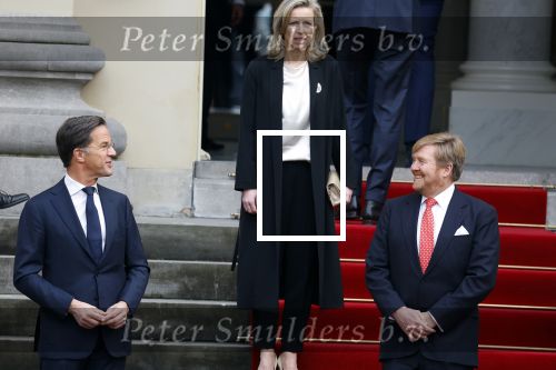 Den haag 10 januari 2022
Balkonscene nieuwe kabinet op paleis Noordeinde.
Koning Willem Alexander Mark Rutte Wopke Hoekstra Hugo de Jonge Kasja ollongren Liesje Schreinemacher Franc Weerwind Dilan Yesilgoz Hanke Bruins Robbert Dijkgraaf Dennis Wiersma Mark Harbers Micky Adriaansens Rob Jetten Henk Staghouwer Christianne v d Wal Karien v Gennip Carola Schouten Ernst Kuipers en Conny Helder .