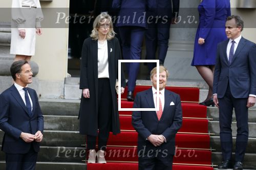 Den haag 10 januari 2022
Balkonscene nieuwe kabinet op paleis Noordeinde.
Koning Willem Alexander Mark Rutte Wopke Hoekstra Hugo de Jonge Kasja ollongren Liesje Schreinemacher Franc Weerwind Dilan Yesilgoz Hanke Bruins Robbert Dijkgraaf Dennis Wiersma Mark Harbers Micky Adriaansens Rob Jetten Henk Staghouwer Christianne v d Wal Karien v Gennip Carola Schouten Ernst Kuipers en Conny Helder .