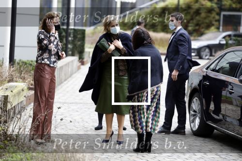 Amsterdam 16 februari 2022
Koningin Maxima arriveert bij het ABN AMRO bank kantoor op de zuidas voor bijeenkomst inclusive banking.