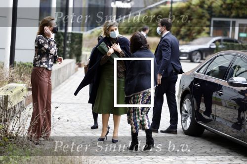 Amsterdam 16 februari 2022
Koningin Maxima arriveert bij het ABN AMRO bank kantoor op de zuidas voor bijeenkomst inclusive banking.