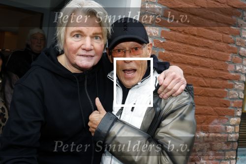 Den Haag 4 februari 2022
Rob en Ferdi Bolland worden geeerd met een plakaat op de muur van een huis met een tekst van 1 van hun liedjes daarop. Het hangt in de straat waar Rob Bolland woont. Koos v Dijk