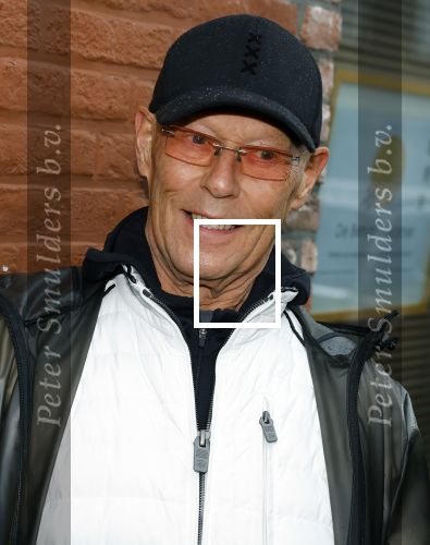 Den Haag 4 februari 2022
Rob en Ferdi Bolland worden geeerd met een plakaat op de muur van een huis met een tekst van 1 van hun liedjes daarop. Het hangt in de straat waar Rob Bolland woont. Koos v Dijk