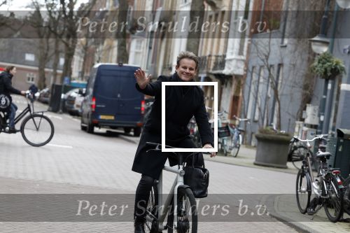 Amsterdam 8 februari 2022
Leco v Zadelhoff op zijn electrische v Moof fiets in amsterdam zuid