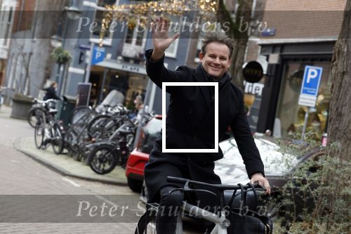 Amsterdam 8 februari 2022
Leco v Zadelhoff op zijn electrische v Moof fiets in amsterdam zuid