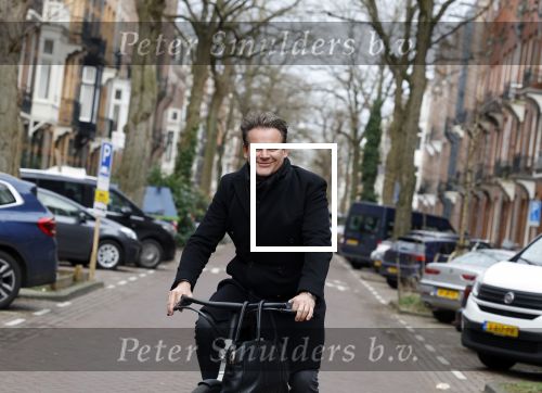 Amsterdam 8 februari 2022
Leco v Zadelhoff op zijn electrische v Moof fiets in amsterdam zuid