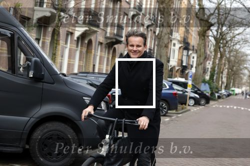 Amsterdam 8 februari 2022
Leco v Zadelhoff op zijn electrische v Moof fiets in amsterdam zuid