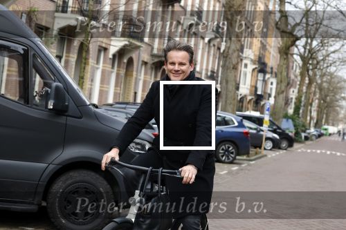 Amsterdam 8 februari 2022
Leco v Zadelhoff op zijn electrische v Moof fiets in amsterdam zuid